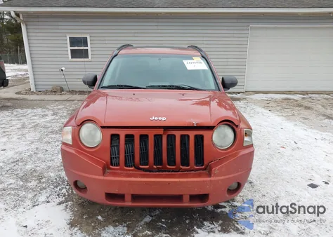 2008 Jeep Compass Sport z USA, uszkodzony, nr VIN 1J8FT47W48D554383